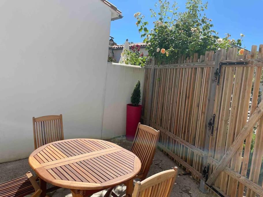 Maison De Vacances La Flotte 00491Ui エクステリア 写真
